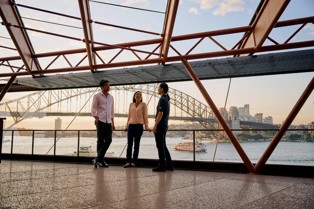 Guided walking tour of the Sydney Opera House