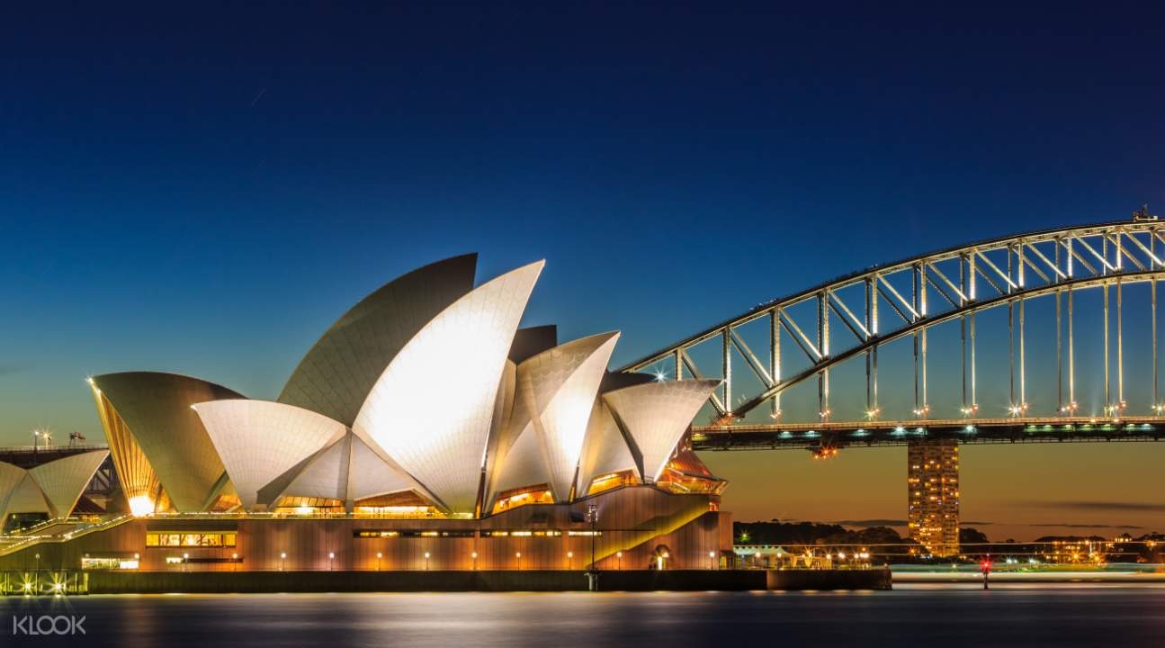 Guided walking tour of the Sydney Opera House